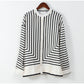 Blusa informal de rayas con cuello redondo y botones en la parte delantera