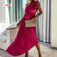Robe plissée asymétrique avec décolleté incliné