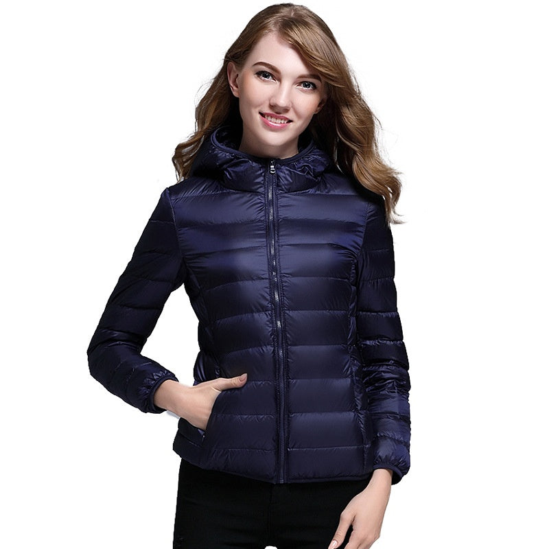 Oferta especial de principios de invierno con 50 % de descuento: chaqueta ligera con capucha para mujer