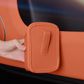 🚗 45 % Rabatt! Getränkehalter aus Leder für die Autotür – Große Öffnung für bequemes Greifen nach Getränken &  Handyhalterung. Sicherer Clip-Befestigungssitz. Robustes PU-Leder. &  stilvoll. 🛡️✨